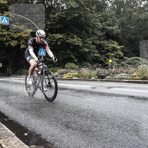 13.09.2026 - Stadtparktriathlon H.Heesch http://msf.ph/oto/10376793 13.09.2026 09:28:31 Radfahren 108, 143, 208 meine-sportfotos.de