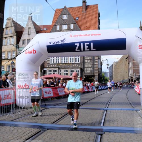 13.09.2026 - 21. swb-Marathon Bremen Tim E. http://msf.ph/oto/10376796 13.09.2026 13:12:51 Ziel 899, 1517, 2362, 2480, 3054, 4560, 4879, 5416, 6796, 9775, 9803 meine-sportfotos.de