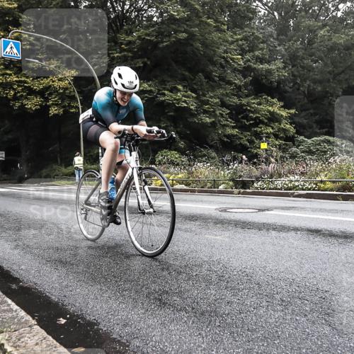 13.09.2026 - Stadtparktriathlon H.Heesch http://msf.ph/oto/10376826 13.09.2026 09:28:39 Radfahren 106, 158, 184 meine-sportfotos.de