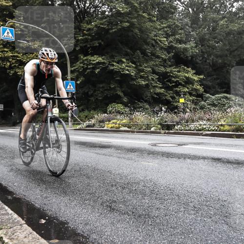 13.09.2026 - Stadtparktriathlon H.Heesch http://msf.ph/oto/10376833 13.09.2026 09:28:39 Radfahren 106, 158, 184 meine-sportfotos.de