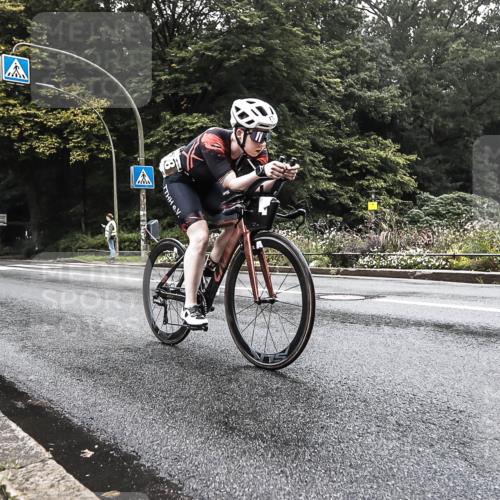 13.09.2026 - Stadtparktriathlon H.Heesch http://msf.ph/oto/10376890 13.09.2026 09:29:10 Radfahren 76, 101, 178 meine-sportfotos.de