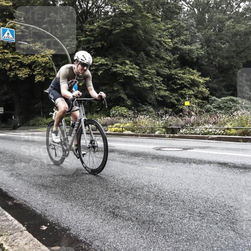 13.09.2026 - Stadtparktriathlon H.Heesch http://msf.ph/oto/10376897 13.09.2026 09:29:11 Radfahren 76, 101, 178 meine-sportfotos.de