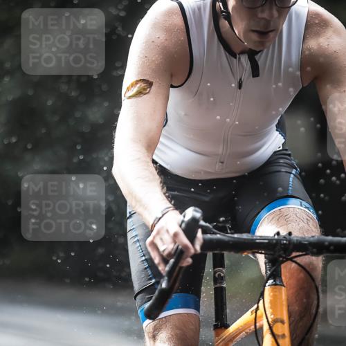 13.09.2026 - Stadtparktriathlon H.Heesch http://msf.ph/oto/10376940 13.09.2026 12:18:27 Radfahren 987, 1048, 1167, 1178 meine-sportfotos.de