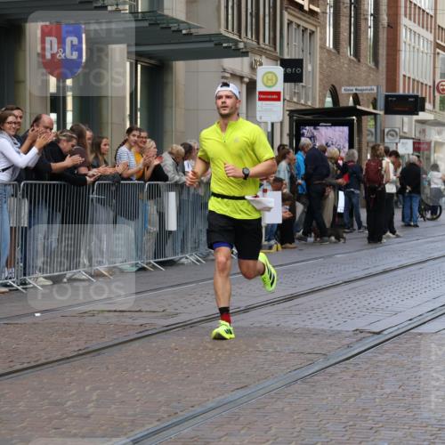 13.09.2026 - 21. swb-Marathon Bremen Strokosch-Dieckow http://msf.ph/oto/10376941 13.09.2026 12:33:03 Ziel 822 meine-sportfotos.de