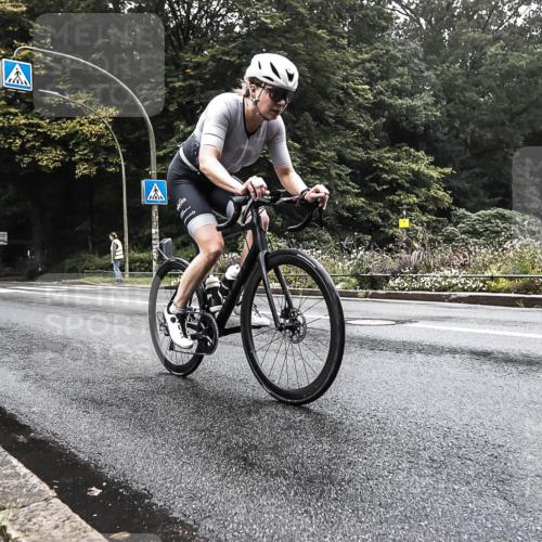 13.09.2026 - Stadtparktriathlon H.Heesch http://msf.ph/oto/10376969 13.09.2026 09:29:42 Radfahren 161, 189 meine-sportfotos.de