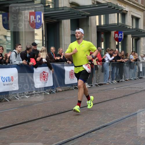 13.09.2026 - 21. swb-Marathon Bremen Strokosch-Dieckow http://msf.ph/oto/10377003 13.09.2026 12:33:05 Ziel 822 meine-sportfotos.de