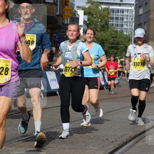 13.09.2026 - 21. swb-Marathon Bremen Strokosch-Dieckow http://msf.ph/oto/10377019 13.09.2026 11:03:18 Ziel 10185, 10296, 10528, 10598, 10633, 10715, 10731, 10954, 10955, 11095, 11107, 11313, 11564, 11697, 11719, 11730, 11785, 11836, 12071, 12214, 12247, 12421, 12432, 12448, 12465, 12483, 10092, 10187, 10309, 10420, 10902, 10904, 11211, 11411, 11598, 11655, 11746, 11773, 12184, 12185, 12611 meine-sportfotos.de