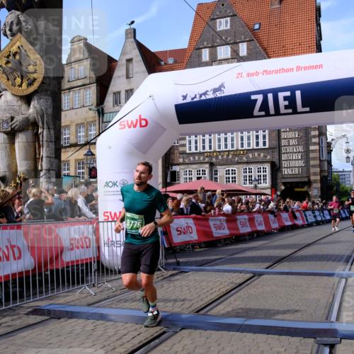 13.09.2026 - 21. swb-Marathon Bremen Tim E. http://msf.ph/oto/10377048 13.09.2026 13:13:03 Ziel 1513, 2350, 2362, 2442, 3054, 3988, 4605, 4879, 5965, 8029, 8798, 9775, 9803, 13106 meine-sportfotos.de