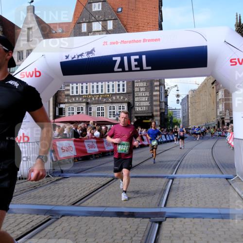 13.09.2026 - 21. swb-Marathon Bremen Tim E. http://msf.ph/oto/10377143 13.09.2026 13:13:08 Ziel 1513, 2350, 2442, 2559, 2801, 2858, 3988, 4605, 5379, 5965, 8029, 8798, 9775, 13106, 13140 meine-sportfotos.de