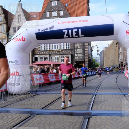 13.09.2026 - 21. swb-Marathon Bremen Tim E. http://msf.ph/oto/10377158 13.09.2026 13:13:08 Ziel 1513, 2350, 2442, 2559, 2801, 2858, 3988, 4605, 5379, 5965, 8029, 8798, 9775, 13106, 13140 meine-sportfotos.de
