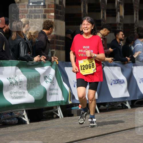13.09.2026 - 21. swb-Marathon Bremen Strokosch-Dieckow http://msf.ph/oto/10377163 13.09.2026 11:03:24 Ziel 10185, 10195, 10528, 10531, 10598, 10715, 10727, 10731, 10959, 11070, 11095, 11313, 11493, 11676, 11697, 11836, 12214, 12421, 12432, 12448, 12483, 10187, 10327, 10420, 10569, 10902, 10950, 11211, 11411, 11595, 11598, 11655, 11746, 12074 meine-sportfotos.de