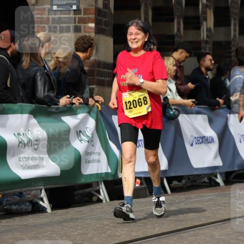 13.09.2026 - 21. swb-Marathon Bremen Strokosch-Dieckow http://msf.ph/oto/10377193 13.09.2026 11:03:25 Ziel 10185, 10195, 10528, 10531, 10598, 10715, 10727, 10731, 10959, 11070, 11095, 11313, 11493, 11676, 11697, 11836, 12214, 12421, 12432, 12448, 12483, 10090, 10091, 10327, 10420, 10569, 10902, 10950, 11211, 11411, 11595, 11655, 11746, 12074 meine-sportfotos.de