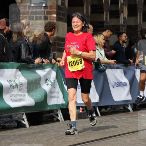 13.09.2026 - 21. swb-Marathon Bremen Strokosch-Dieckow http://msf.ph/oto/10377209 13.09.2026 11:03:25 Ziel 10185, 10195, 10528, 10531, 10598, 10715, 10727, 10731, 10959, 11070, 11095, 11313, 11493, 11676, 11697, 11836, 12214, 12421, 12432, 12448, 12483, 10090, 10091, 10327, 10420, 10569, 10902, 10950, 11211, 11411, 11595, 11655, 11746, 12074 meine-sportfotos.de