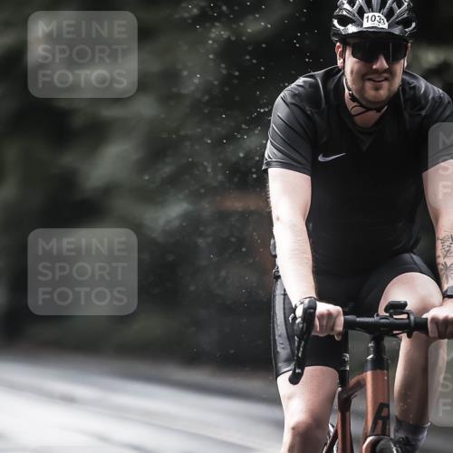 13.09.2026 - Stadtparktriathlon H.Heesch http://msf.ph/oto/10377220 13.09.2026 12:18:59 Radfahren 951, 1033, 1099, 1102, 1106, 1132, 1144 meine-sportfotos.de
