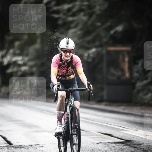 13.09.2026 - Stadtparktriathlon H.Heesch http://msf.ph/oto/10377224 13.09.2026 12:19:02 Radfahren 1033, 1102, 1106, 1132 meine-sportfotos.de