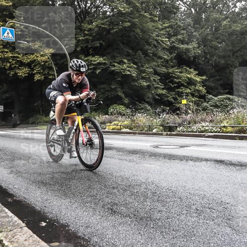 13.09.2026 - Stadtparktriathlon H.Heesch http://msf.ph/oto/10377229 13.09.2026 09:32:14 Radfahren 173, 207 meine-sportfotos.de