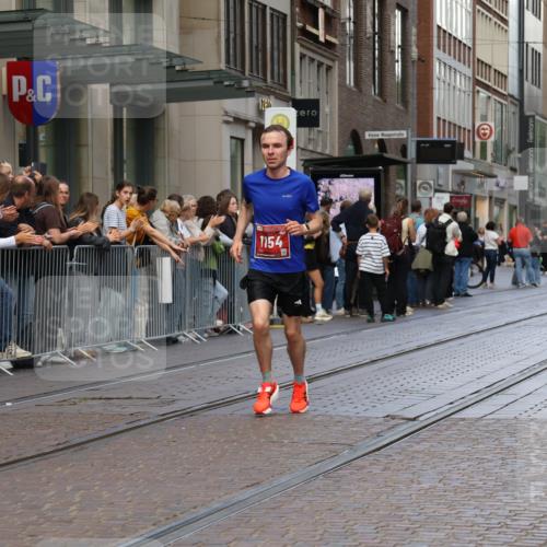 13.09.2026 - 21. swb-Marathon Bremen Strokosch-Dieckow http://msf.ph/oto/10377236 13.09.2026 12:34:37 Ziel 1028, 917, 1154, 1190, 1997 meine-sportfotos.de