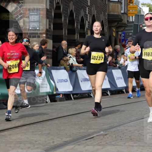 13.09.2026 - 21. swb-Marathon Bremen Strokosch-Dieckow http://msf.ph/oto/10377241 13.09.2026 11:03:26 Ziel 10150, 10185, 10195, 10528, 10531, 10598, 10715, 10727, 10731, 10959, 11070, 11095, 11313, 11493, 11676, 11697, 11830, 11836, 12214, 12421, 12432, 12448, 12483, 10090, 10091, 10327, 10420, 10569, 10902, 10950, 11211, 11411, 11595, 11655, 11746, 12074 meine-sportfotos.de