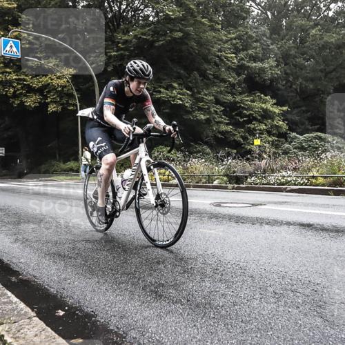 13.09.2026 - Stadtparktriathlon H.Heesch http://msf.ph/oto/10377359 13.09.2026 09:35:19 Radfahren 208, 209 meine-sportfotos.de