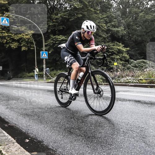 13.09.2026 - Stadtparktriathlon H.Heesch http://msf.ph/oto/10377371 13.09.2026 09:35:21 Radfahren 208, 209 meine-sportfotos.de