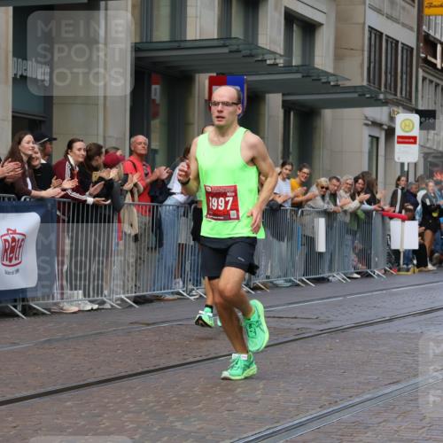 13.09.2026 - 21. swb-Marathon Bremen Strokosch-Dieckow http://msf.ph/oto/10377400 13.09.2026 12:34:52 Ziel 1028, 917, 1190, 1997 meine-sportfotos.de