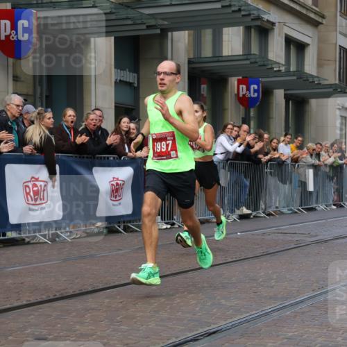 13.09.2026 - 21. swb-Marathon Bremen Strokosch-Dieckow http://msf.ph/oto/10377421 13.09.2026 12:34:52 Ziel 1028, 917, 1190, 1997 meine-sportfotos.de