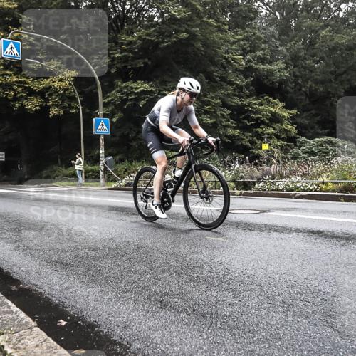 13.09.2026 - Stadtparktriathlon H.Heesch http://msf.ph/oto/10377432 13.09.2026 09:36:31 Radfahren 163, 178, 189, 192 meine-sportfotos.de