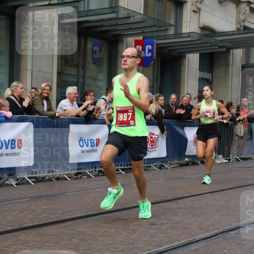 13.09.2026 - 21. swb-Marathon Bremen Strokosch-Dieckow http://msf.ph/oto/10377464 13.09.2026 12:34:52 Ziel 1028, 917, 1190, 1997 meine-sportfotos.de