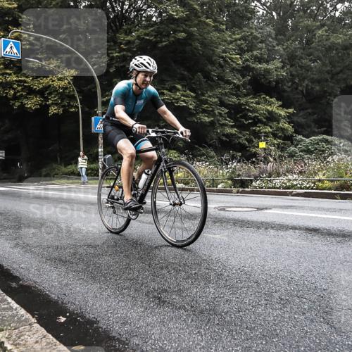 13.09.2026 - Stadtparktriathlon H.Heesch http://msf.ph/oto/10377530 13.09.2026 09:37:55 Radfahren 167, 186 meine-sportfotos.de