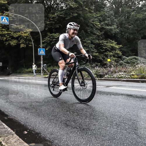 13.09.2026 - Stadtparktriathlon H.Heesch http://msf.ph/oto/10377539 13.09.2026 09:38:15 Radfahren 156, 193 meine-sportfotos.de