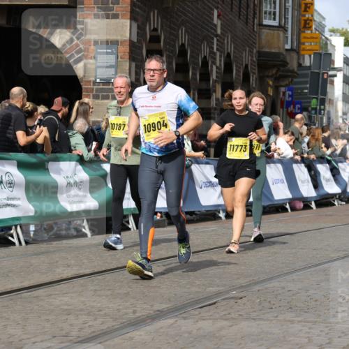 13.09.2026 - 21. swb-Marathon Bremen Strokosch-Dieckow http://msf.ph/oto/10377574 13.09.2026 11:03:32 Ziel 10092, 10150, 10185, 10195, 10237, 10528, 10531, 10598, 10715, 10724, 10727, 10959, 11070, 11095, 11493, 11676, 11830, 11836, 12068, 12184, 12185, 12214, 12421, 12432, 12483, 10090, 10091, 10327, 10569, 10796, 10902, 10950, 11595, 11868, 12074 meine-sportfotos.de