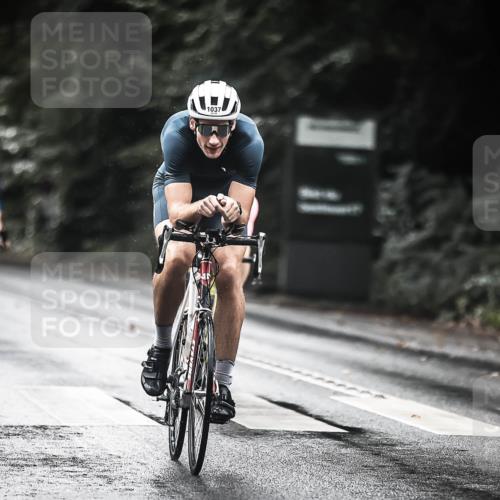 13.09.2026 - Stadtparktriathlon H.Heesch http://msf.ph/oto/10377641 13.09.2026 12:19:47 Radfahren 980, 1037, 1077, 1177 meine-sportfotos.de