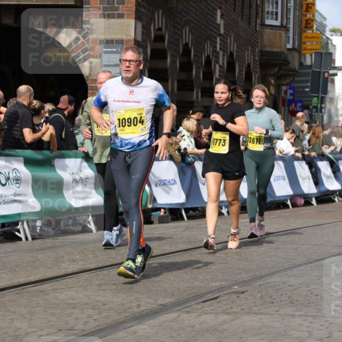 13.09.2026 - 21. swb-Marathon Bremen Strokosch-Dieckow http://msf.ph/oto/10377645 13.09.2026 11:03:33 Ziel 10092, 10150, 10195, 10237, 10528, 10531, 10598, 10715, 10724, 10727, 10959, 11070, 11095, 11493, 11676, 11830, 11836, 12068, 12184, 12185, 12214, 12421, 12432, 12483, 10090, 10091, 10327, 10569, 10796, 10950, 11595, 11868, 12074 meine-sportfotos.de