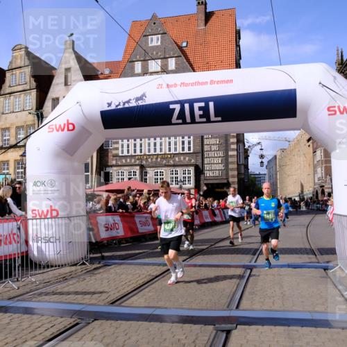 13.09.2026 - 21. swb-Marathon Bremen Tim E. http://msf.ph/oto/10377670 13.09.2026 13:13:28 Ziel 280, 313, 621, 868, 987, 1207, 2498, 2559, 2962, 3566, 3625, 4582, 5345, 5769, 6038, 6349, 6394, 7874, 8197, 8291, 8419, 8464, 9092, 9217 meine-sportfotos.de