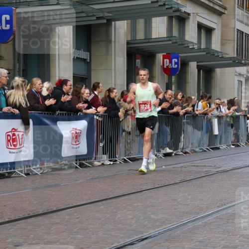 13.09.2026 - 21. swb-Marathon Bremen Strokosch-Dieckow http://msf.ph/oto/10377694 13.09.2026 12:35:16 Ziel 1028 meine-sportfotos.de