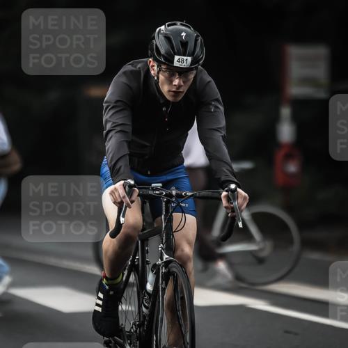 13.09.2026 - Stadtparktriathlon H.Heesch http://msf.ph/oto/10377722 13.09.2026 10:59:26 Radfahren 481, 564, 599 meine-sportfotos.de