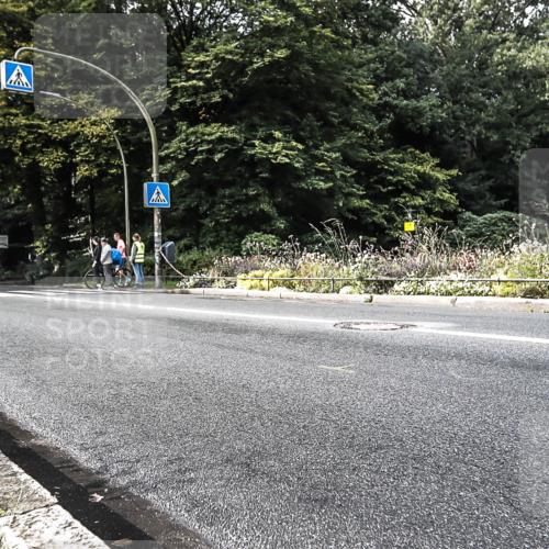 13.09.2026 - Stadtparktriathlon H.Heesch http://msf.ph/oto/10377750 13.09.2026 10:45:47 Radfahren 406, 543, 550, 563 meine-sportfotos.de