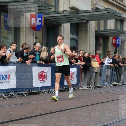 13.09.2026 - 21. swb-Marathon Bremen Strokosch-Dieckow http://msf.ph/oto/10377754 13.09.2026 12:35:17 Ziel 1028 meine-sportfotos.de