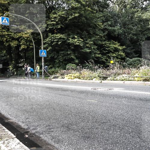 13.09.2026 - Stadtparktriathlon H.Heesch http://msf.ph/oto/10377763 13.09.2026 10:45:48 Radfahren 406, 543, 550, 563 meine-sportfotos.de