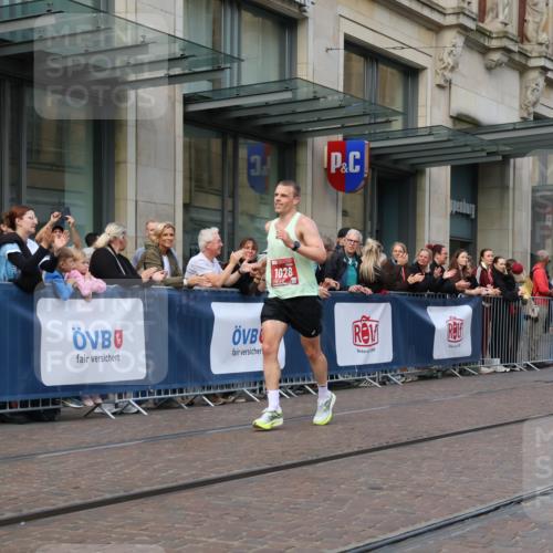 13.09.2026 - 21. swb-Marathon Bremen Strokosch-Dieckow http://msf.ph/oto/10377787 13.09.2026 12:35:18 Ziel 1238, 1028 meine-sportfotos.de
