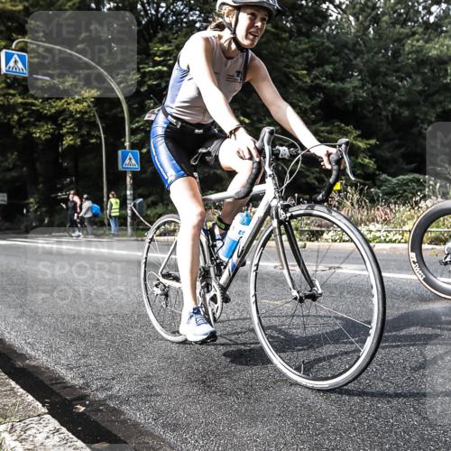 13.09.2026 - Stadtparktriathlon H.Heesch http://msf.ph/oto/10377789 13.09.2026 10:45:50 Radfahren 406, 487, 543, 550 meine-sportfotos.de