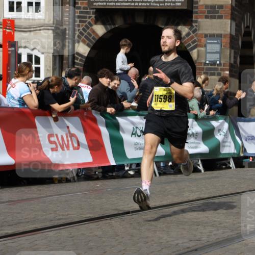 13.09.2026 - 21. swb-Marathon Bremen Strokosch-Dieckow http://msf.ph/oto/10377803 13.09.2026 11:03:37 Ziel 10092, 10150, 10187, 10195, 10237, 10309, 10528, 10531, 10598, 10724, 10727, 10904, 10959, 11070, 11493, 11598, 11676, 11773, 11830, 11836, 12068, 12184, 12185, 12214, 12611, 10090, 10091, 10152, 10327, 10357, 10429, 10569, 10796, 10918, 10950, 11325, 11451, 11595, 11868, 11967, 12074 meine-sportfotos.de