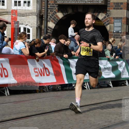 13.09.2026 - 21. swb-Marathon Bremen Strokosch-Dieckow http://msf.ph/oto/10377820 13.09.2026 11:03:37 Ziel 10092, 10150, 10187, 10195, 10237, 10309, 10528, 10531, 10598, 10724, 10727, 10904, 10959, 11070, 11493, 11598, 11676, 11773, 11830, 11836, 12068, 12184, 12185, 12214, 12611, 10090, 10091, 10152, 10327, 10357, 10429, 10569, 10796, 10918, 10950, 11325, 11451, 11595, 11868, 11967, 12074 meine-sportfotos.de