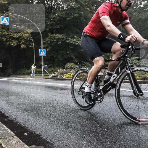 13.09.2026 - Stadtparktriathlon H.Heesch http://msf.ph/oto/10377833 13.09.2026 09:50:37 Radfahren 214, 215 meine-sportfotos.de