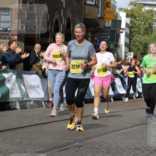 13.09.2026 - 21. swb-Marathon Bremen Strokosch-Dieckow http://msf.ph/oto/10377866 13.09.2026 11:03:39 Ziel 10092, 10150, 10187, 10195, 10237, 10309, 10531, 10724, 10727, 10904, 10959, 11070, 11493, 11598, 11676, 11773, 11830, 12068, 12184, 12185, 12611, 10090, 10091, 10152, 10357, 10403, 10429, 10796, 10918, 11149, 11325, 11451, 11511, 11868, 11967, 12504 meine-sportfotos.de
