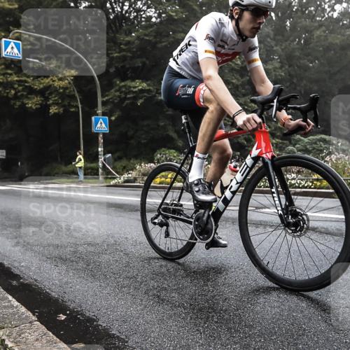 13.09.2026 - Stadtparktriathlon H.Heesch http://msf.ph/oto/10377872 13.09.2026 09:51:16 Radfahren 238, 322 meine-sportfotos.de