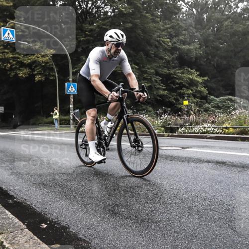 13.09.2026 - Stadtparktriathlon H.Heesch http://msf.ph/oto/10377902 13.09.2026 09:51:43 Radfahren 213, 262, 264, 287, 296, 313 meine-sportfotos.de