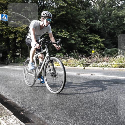 13.09.2026 - Stadtparktriathlon H.Heesch http://msf.ph/oto/10377910 13.09.2026 10:46:08 Radfahren 361, 566, 571 meine-sportfotos.de