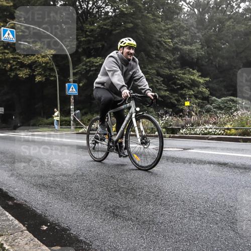 13.09.2026 - Stadtparktriathlon H.Heesch http://msf.ph/oto/10377914 13.09.2026 09:51:47 Radfahren 213, 247, 287 meine-sportfotos.de