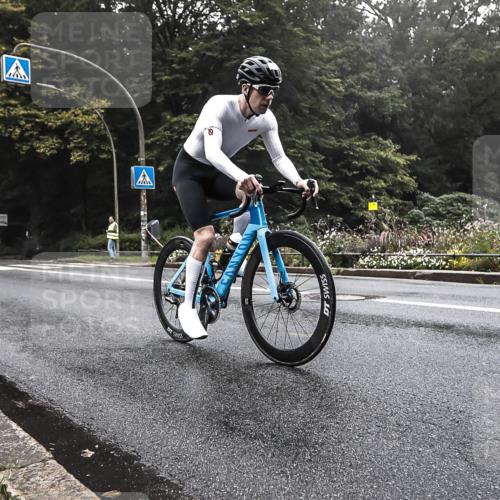 13.09.2026 - Stadtparktriathlon H.Heesch http://msf.ph/oto/10377924 13.09.2026 09:51:55 Radfahren 220, 258, 300 meine-sportfotos.de